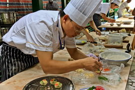 老將新兵齊上陣 操刀弄勺顯身手 2012成都百萬職工技能大賽暨 成飲杯 中式烹調(diào) 餐飲服務技能比賽成功舉辦