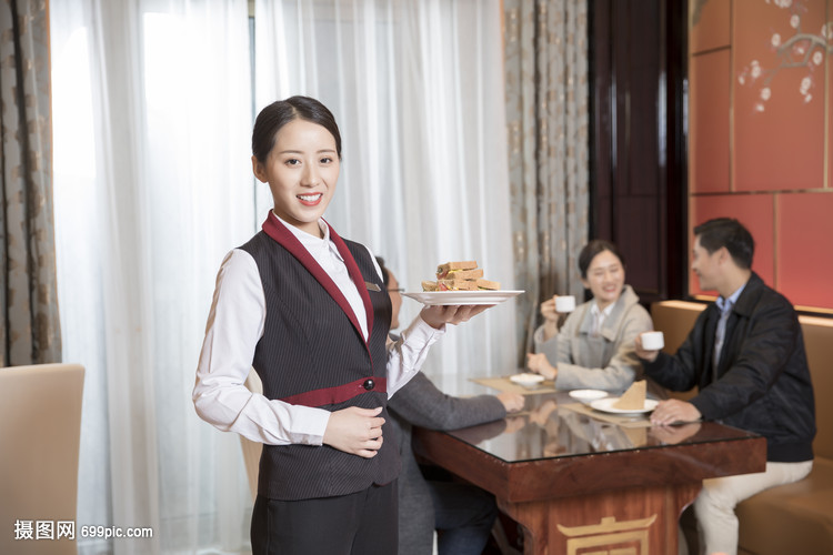 酒店服務(wù)員送餐服務(wù)